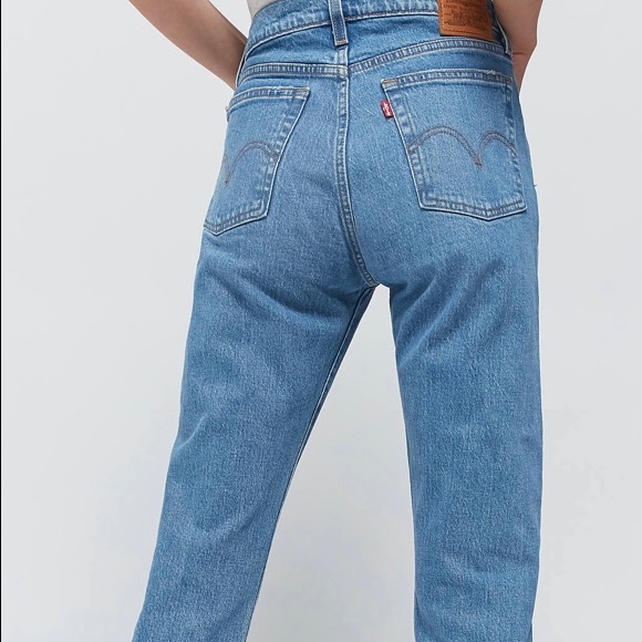 Levi’s Wedgie Straight Jeans - Picture 3 of 5